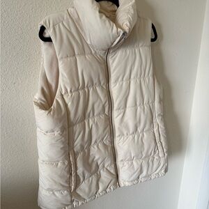 Old Navy Women's Light Beige Puffer Vest